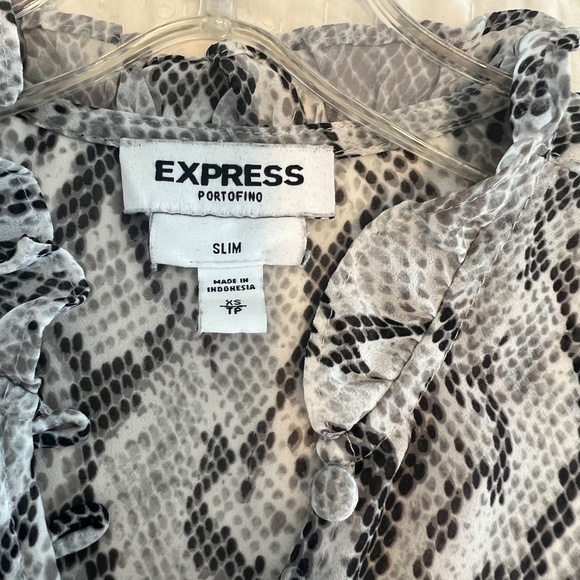 Express Blouse - Picture 3 of 5